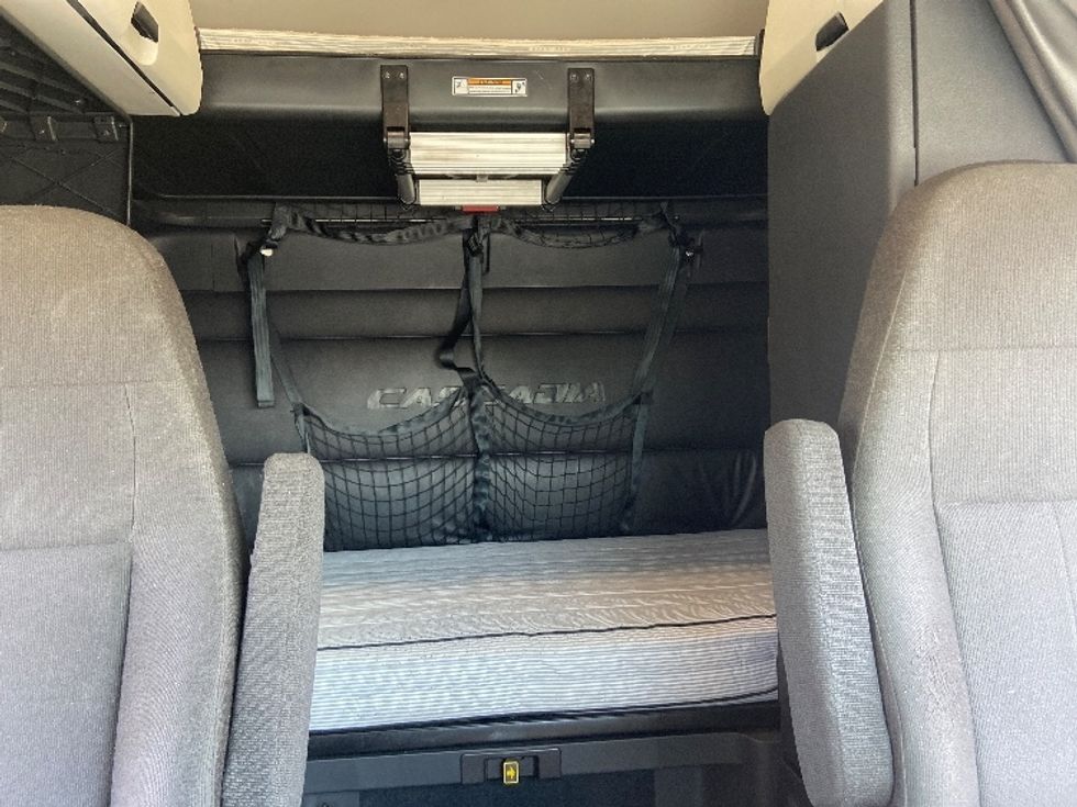 Sleeper Tractor-Heavy Duty Tractors-Freightliner-2023-T12664ST-San Antonio-TX-506,501\n\t\tmiles-$ 76,750 - Image 16