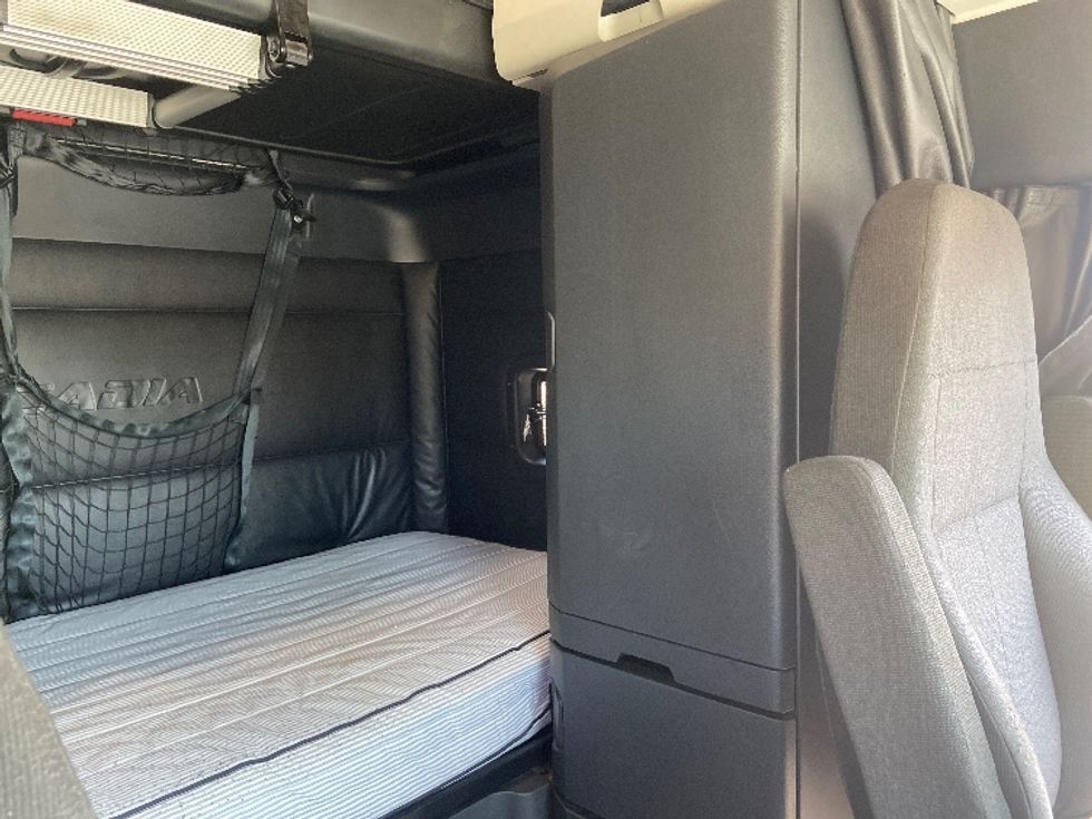 Sleeper Tractor-Heavy Duty Tractors-Freightliner-2023-T12664ST-San Antonio-TX-506,501\n\t\tmiles-$ 76,750 - Image 18