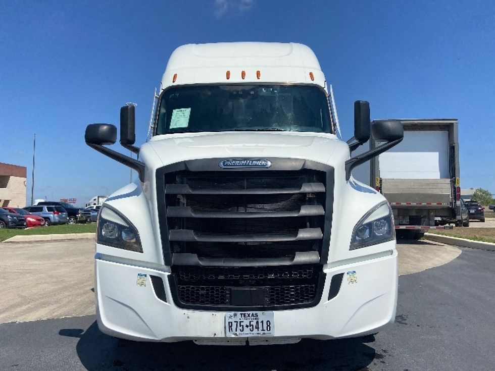 Sleeper Tractor-Heavy Duty Tractors-Freightliner-2023-T12664ST-San Antonio-TX-506,501\n\t\tmiles-$ 76,750 - Image 2