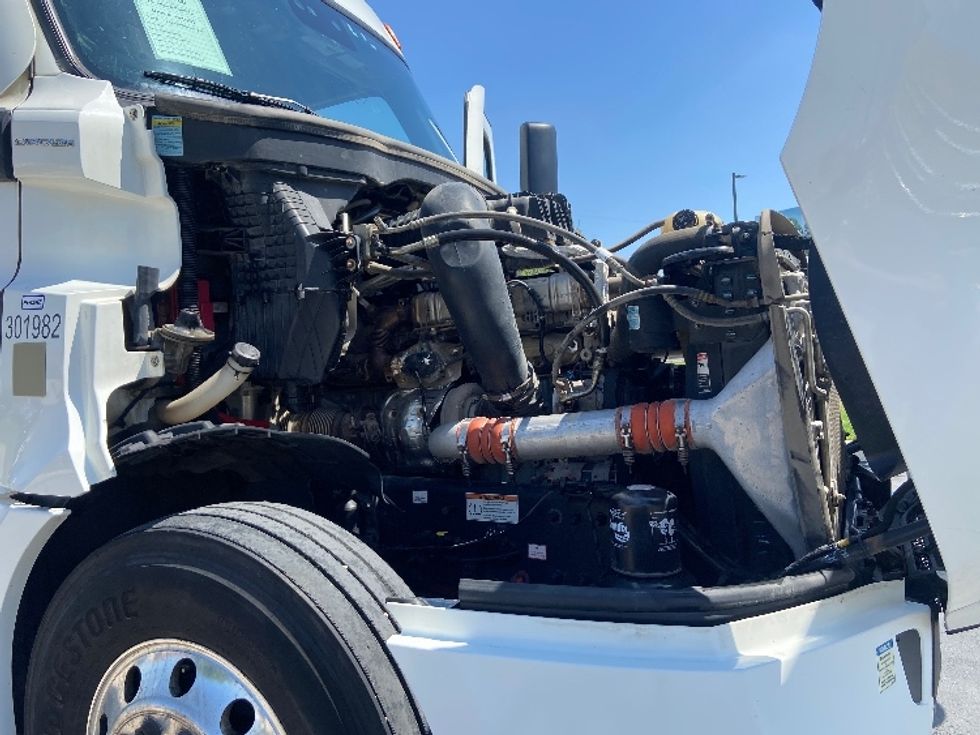 Sleeper Tractor-Heavy Duty Tractors-Freightliner-2023-T12664ST-San Antonio-TX-506,501\n\t\tmiles-$ 76,750 - Image 20