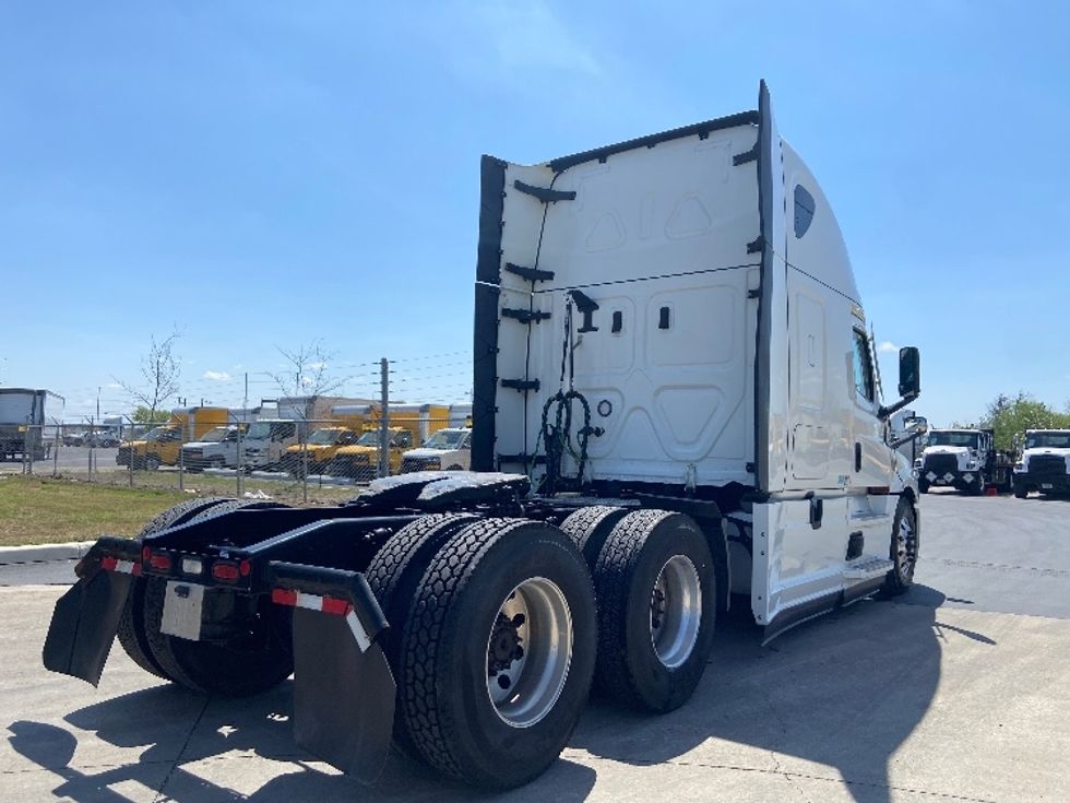 Sleeper Tractor-Heavy Duty Tractors-Freightliner-2023-T12664ST-San Antonio-TX-506,501\n\t\tmiles-$ 76,750 - Image 7