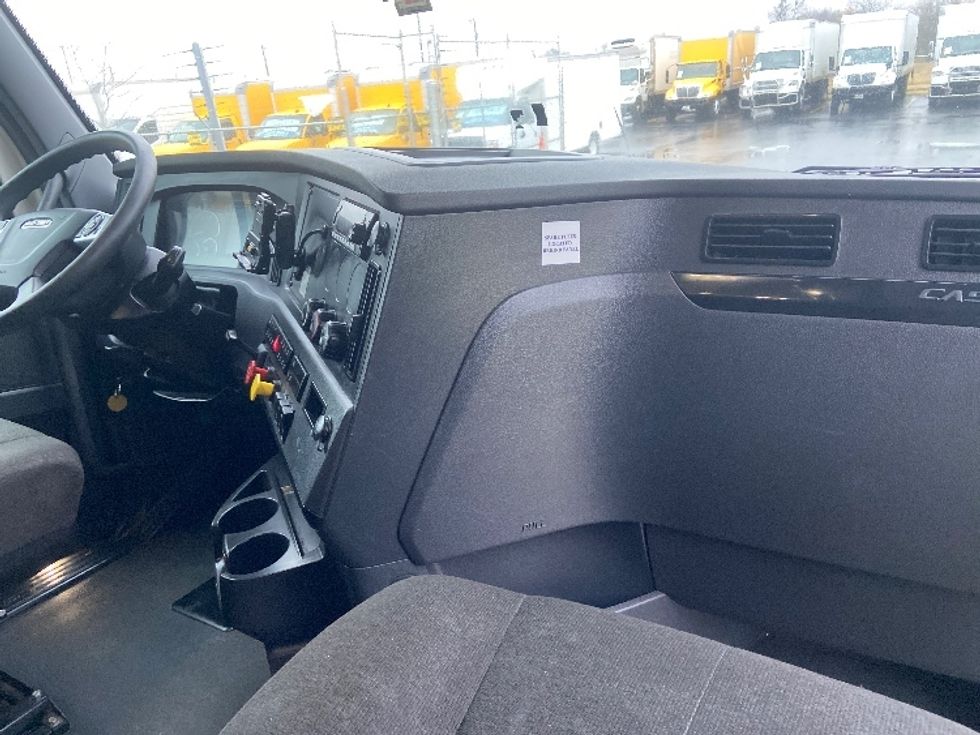 Sleeper Tractor-Heavy Duty Tractors-Freightliner-2023-T12664ST-San Antonio-TX-515,409\n\t\tmiles-$ 74,250 - Image 15