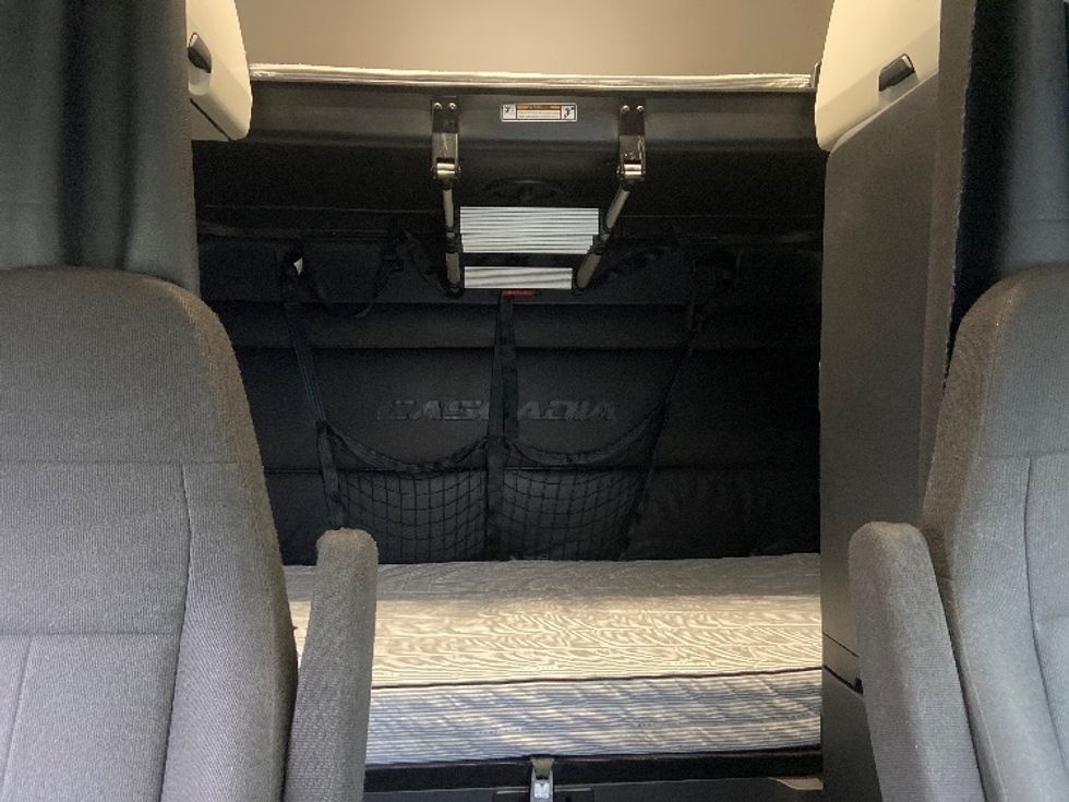 Sleeper Tractor-Heavy Duty Tractors-Freightliner-2023-T12664ST-San Antonio-TX-515,409\n\t\tmiles-$ 74,250 - Image 16