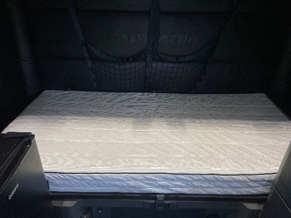 Sleeper Tractor-Heavy Duty Tractors-Freightliner-2023-T12664ST-San Antonio-TX-515,409\n\t\tmiles-$ 74,250 - Image 17