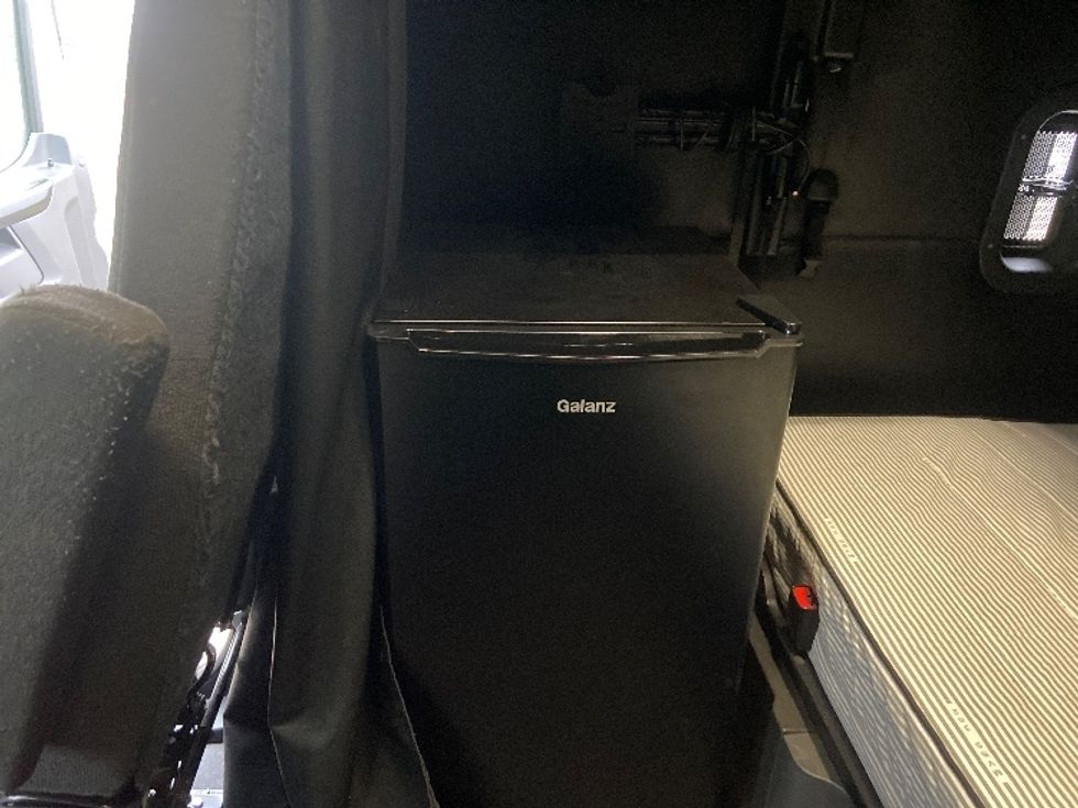 Sleeper Tractor-Heavy Duty Tractors-Freightliner-2023-T12664ST-San Antonio-TX-515,409\n\t\tmiles-$ 74,250 - Image 22