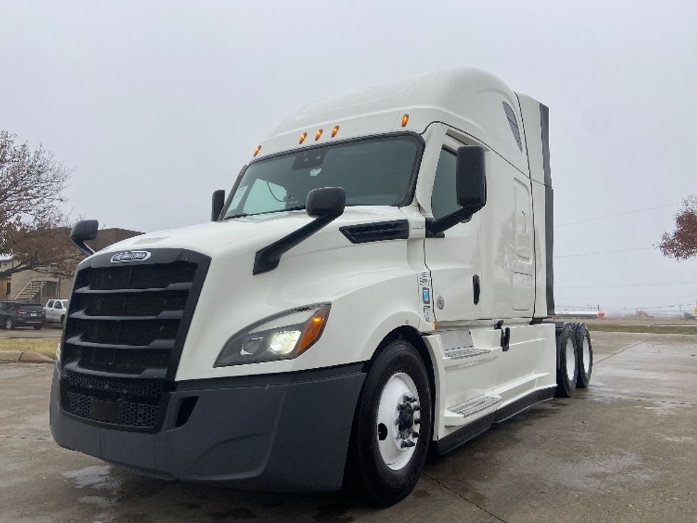 Sleeper Tractor-Heavy Duty Tractors-Freightliner-2023-T12664ST-San Antonio-TX-515,409\n\t\tmiles-$ 74,250 - Image 3