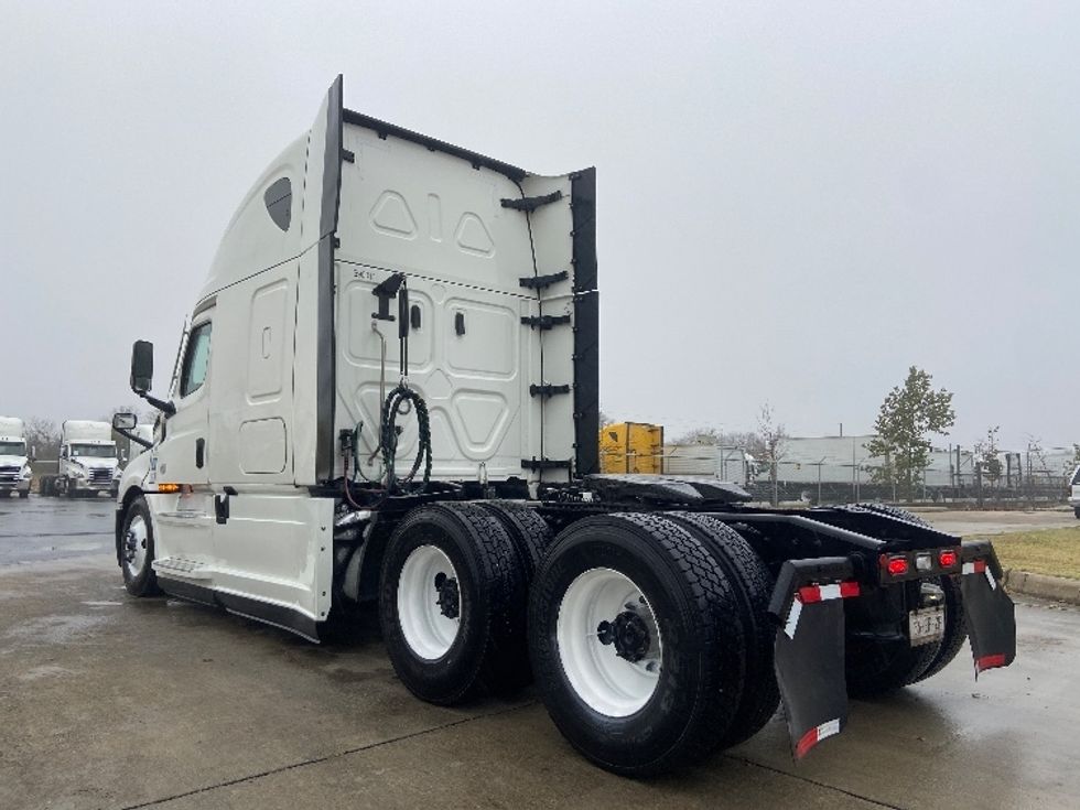 Sleeper Tractor-Heavy Duty Tractors-Freightliner-2023-T12664ST-San Antonio-TX-515,409\n\t\tmiles-$ 74,250 - Image 5