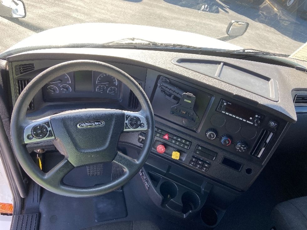 Sleeper Tractor-Heavy Duty Tractors-Freightliner-2023-T12664ST-San Antonio-TX-558,542\n\t\tmiles-$ 73,750 - Image 11