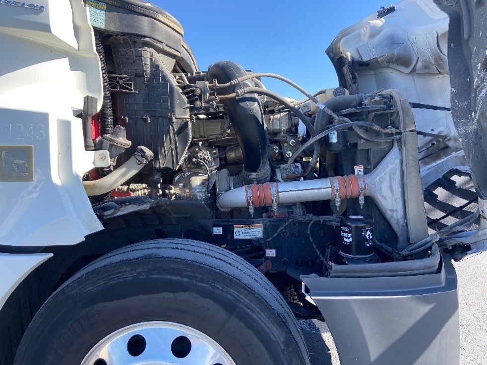 Sleeper Tractor-Heavy Duty Tractors-Freightliner-2023-T12664ST-San Antonio-TX-558,542\n\t\tmiles-$ 73,750 - Image 20