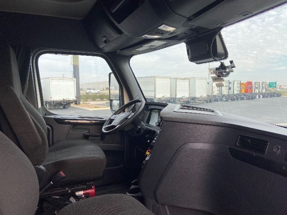 Sleeper Tractor-Heavy Duty Tractors-Freightliner-2023-T12664ST-San Antonio-TX-588,143\n\t\tmiles-$ 67,000 - Image 15