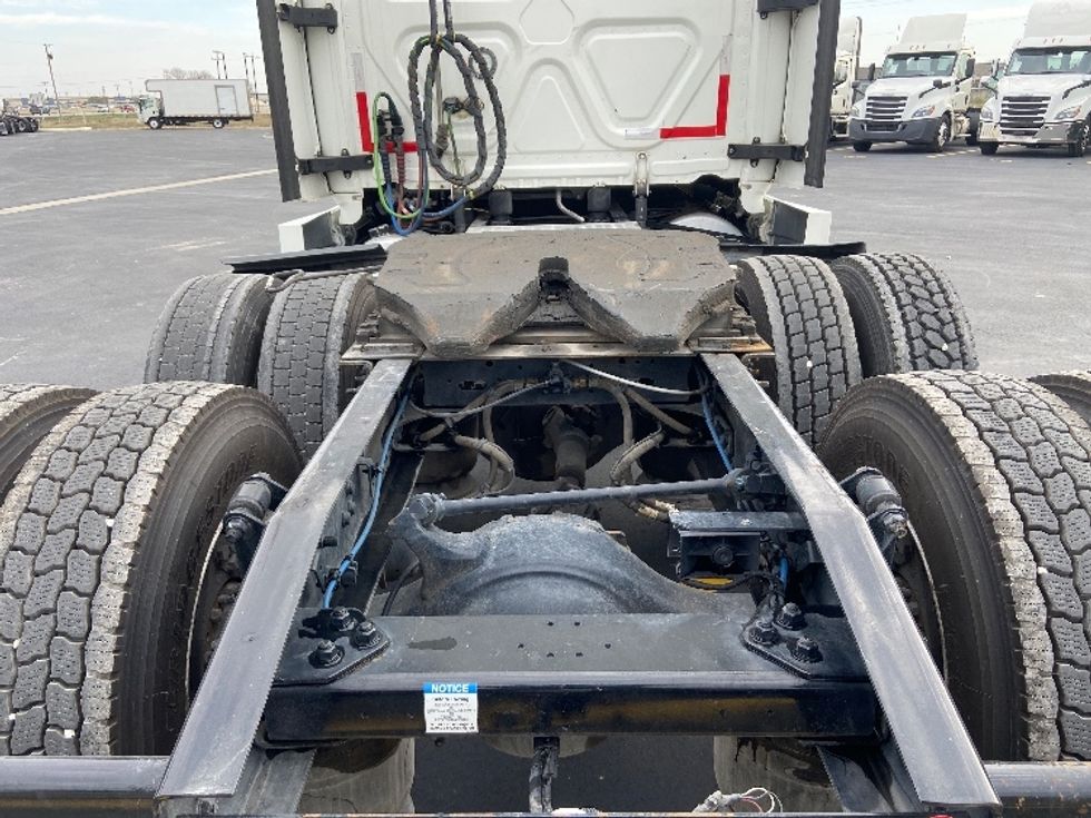 Sleeper Tractor-Heavy Duty Tractors-Freightliner-2023-T12664ST-San Antonio-TX-588,143\n\t\tmiles-$ 67,000 - Image 6