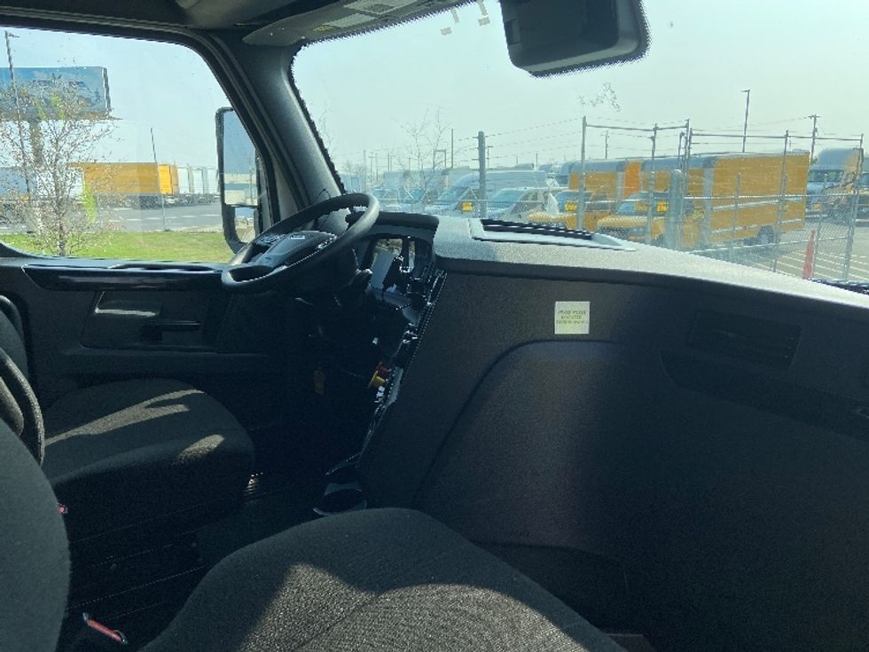 Sleeper Tractor-Heavy Duty Tractors-Freightliner-2023-T12664ST-San Antonio-TX-674,955\n\t\tmiles-$ 57,750 - Image 15