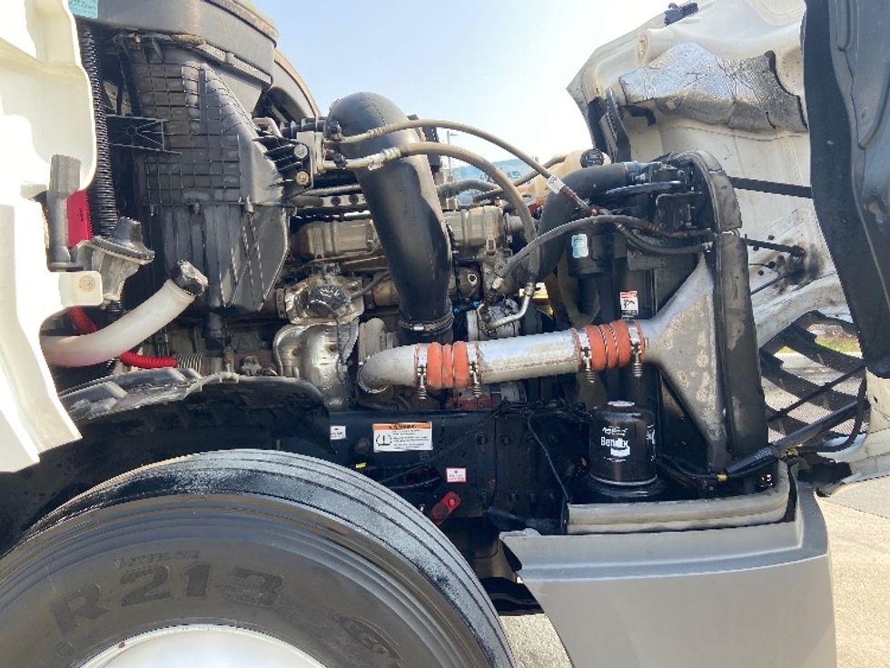 Sleeper Tractor-Heavy Duty Tractors-Freightliner-2023-T12664ST-San Antonio-TX-674,955\n\t\tmiles-$ 57,750 - Image 20