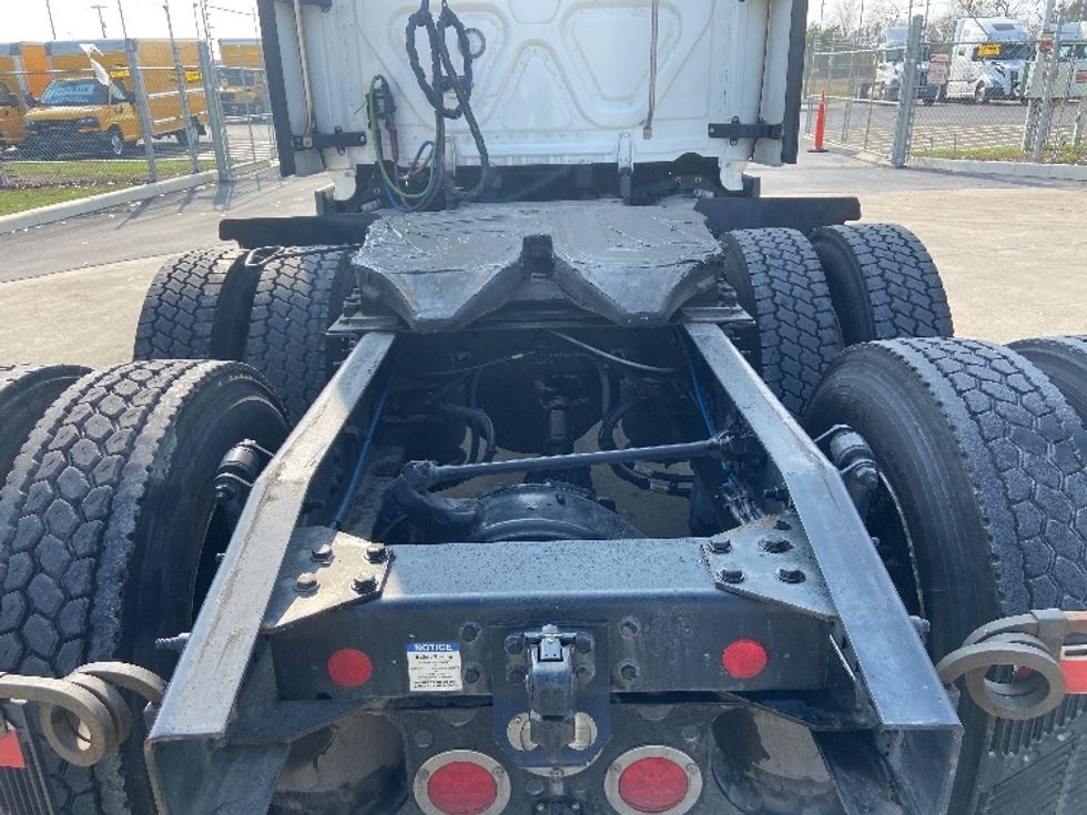 Sleeper Tractor-Heavy Duty Tractors-Freightliner-2023-T12664ST-San Antonio-TX-674,955\n\t\tmiles-$ 57,750 - Image 6