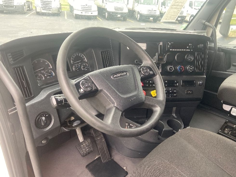 Sleeper Tractor-Heavy Duty Tractors-Freightliner-2023-T12664ST-San Antonio-TX-711,226\n\t\tmiles-$ 54,000 - Image 10