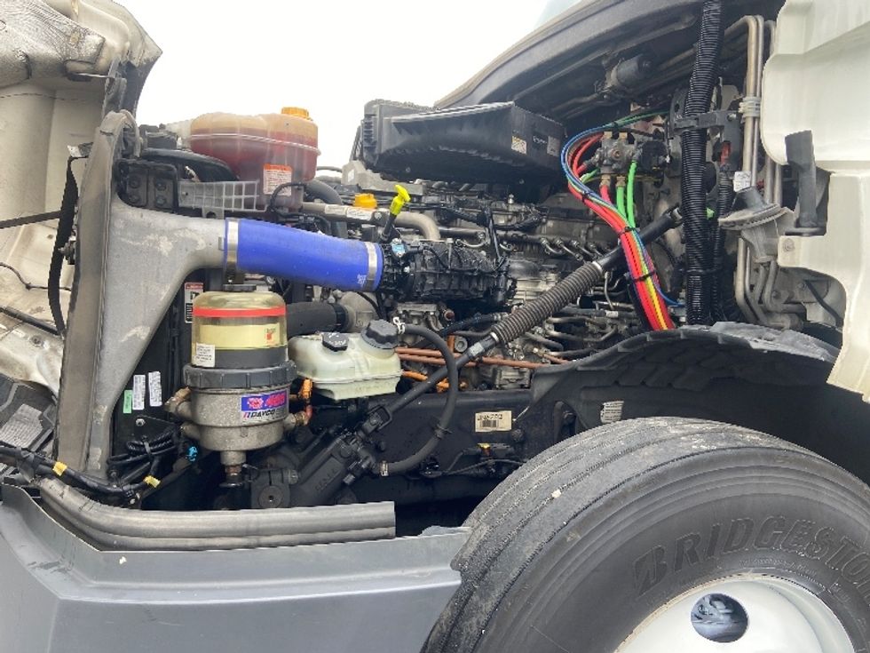 Sleeper Tractor-Heavy Duty Tractors-Freightliner-2023-T12664ST-San Antonio-TX-711,226\n\t\tmiles-$ 54,000 - Image 21