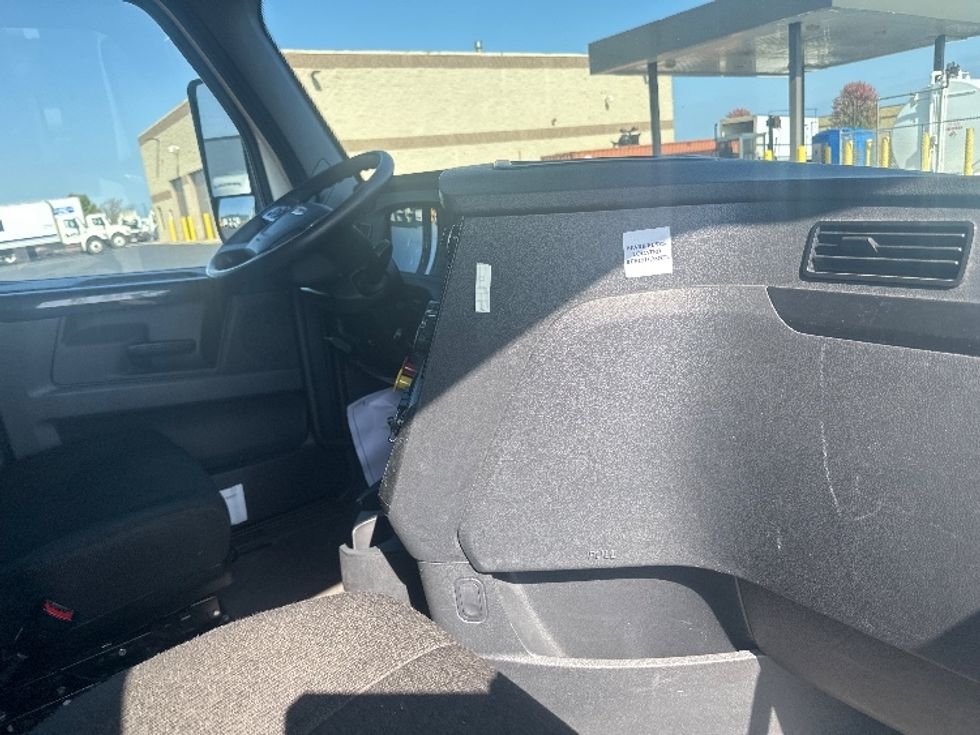 Sleeper Tractor-Heavy Duty Tractors-Freightliner-2023-T12664ST-Sheboygan-WI-591,264\n\t\tmiles-$ 66,000 - Image 15