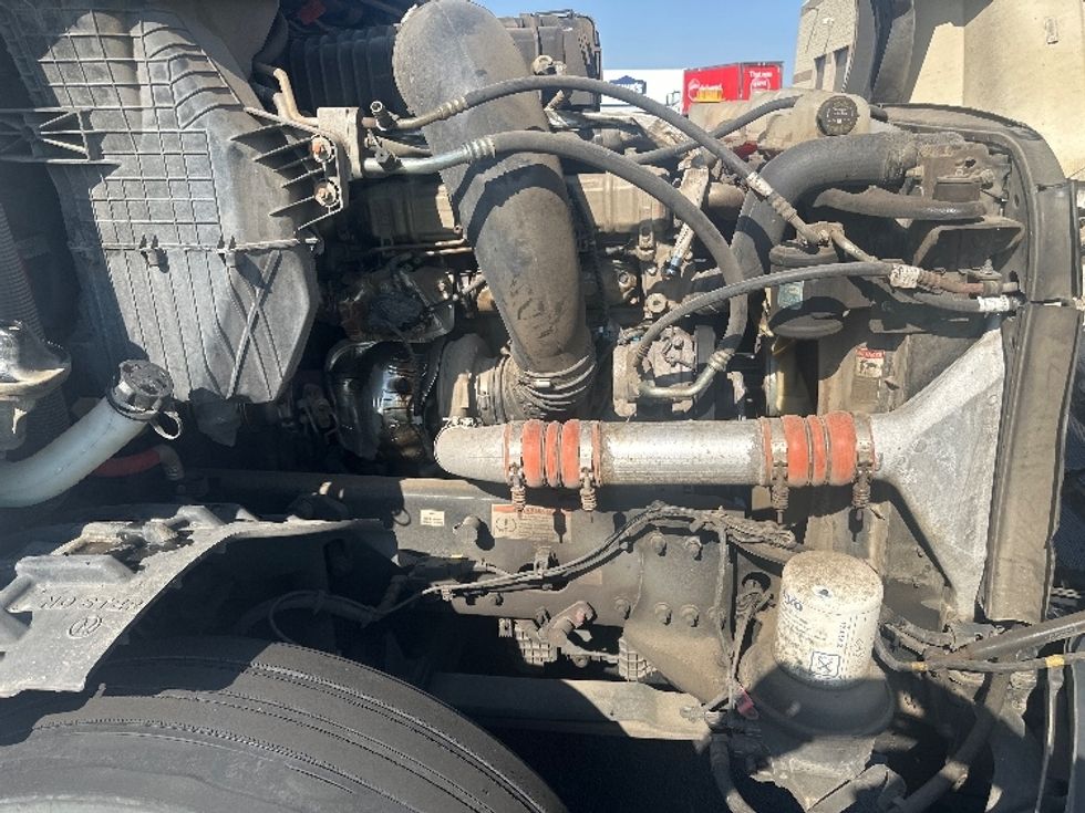 Sleeper Tractor-Heavy Duty Tractors-Freightliner-2023-T12664ST-Sheboygan-WI-591,264\n\t\tmiles-$ 66,000 - Image 20