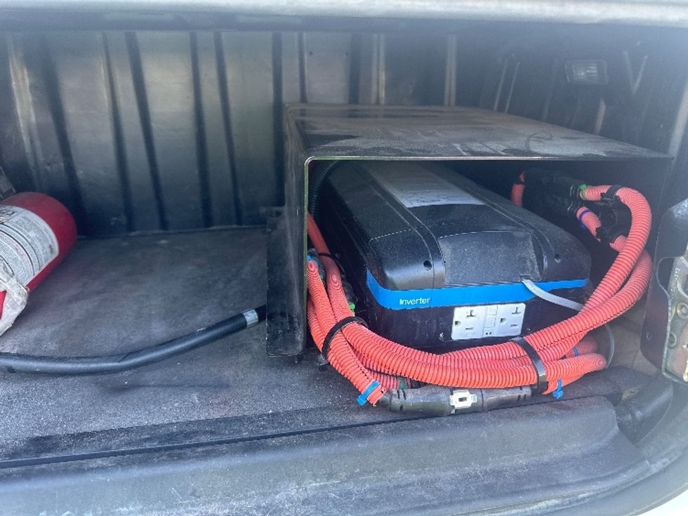 Sleeper Tractor-Heavy Duty Tractors-Freightliner-2023-T12664ST-Sheboygan-WI-591,264\n\t\tmiles-$ 66,000 - Image 22