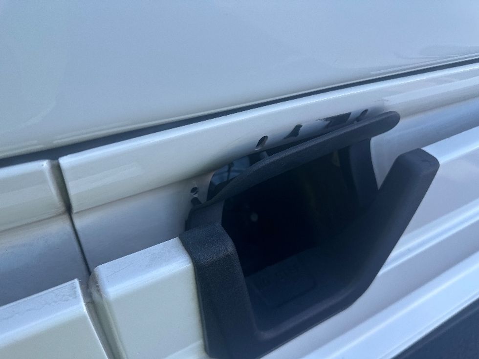 Sleeper Tractor-Heavy Duty Tractors-Freightliner-2023-T12664ST-Sheboygan-WI-591,264\n\t\tmiles-$ 66,000 - Image 23