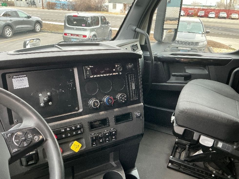 Sleeper Tractor-Heavy Duty Tractors-Freightliner-2023-T12664ST-Sparks-NV-576,028\n\t\tmiles-$ 73,250 - Image 10