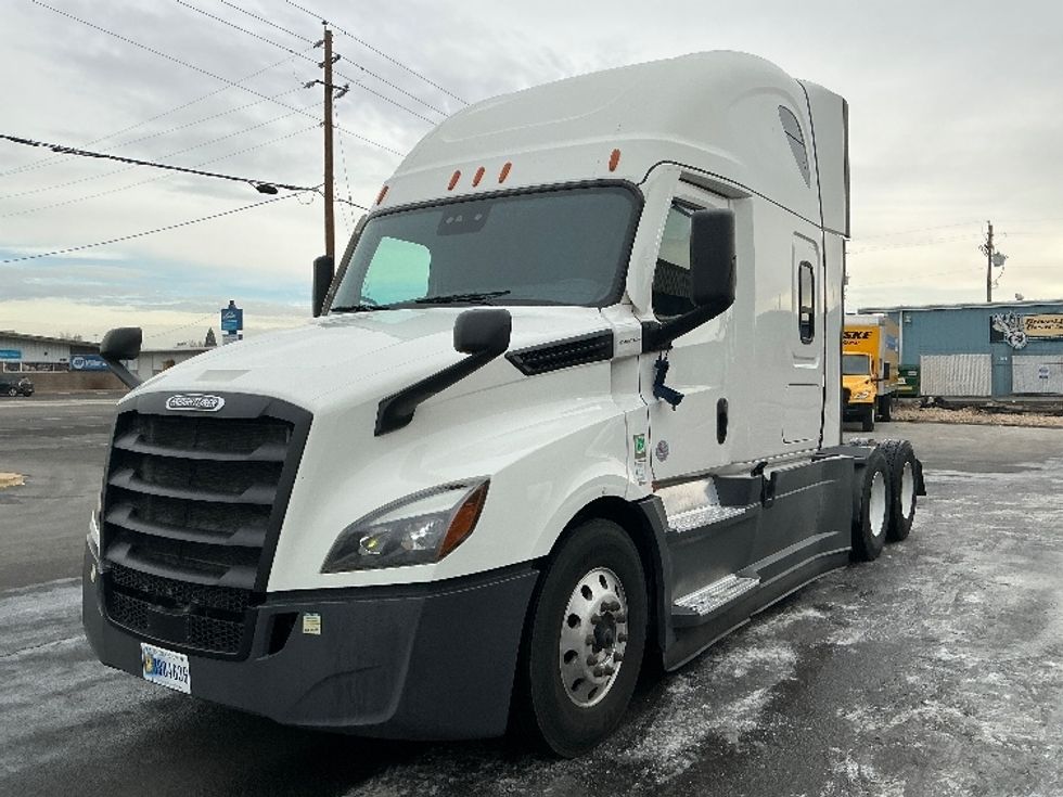 Sleeper Tractor-Heavy Duty Tractors-Freightliner-2023-T12664ST-Sparks-NV-576,028\n\t\tmiles-$ 73,250 - Image 3