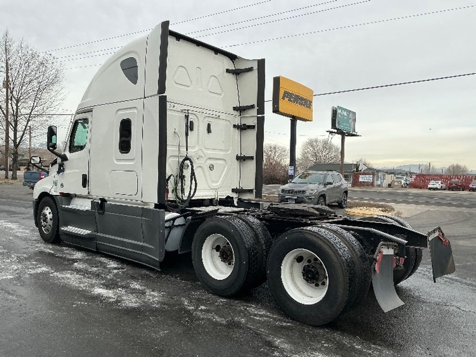 Sleeper Tractor-Heavy Duty Tractors-Freightliner-2023-T12664ST-Sparks-NV-576,028\n\t\tmiles-$ 73,250 - Image 5