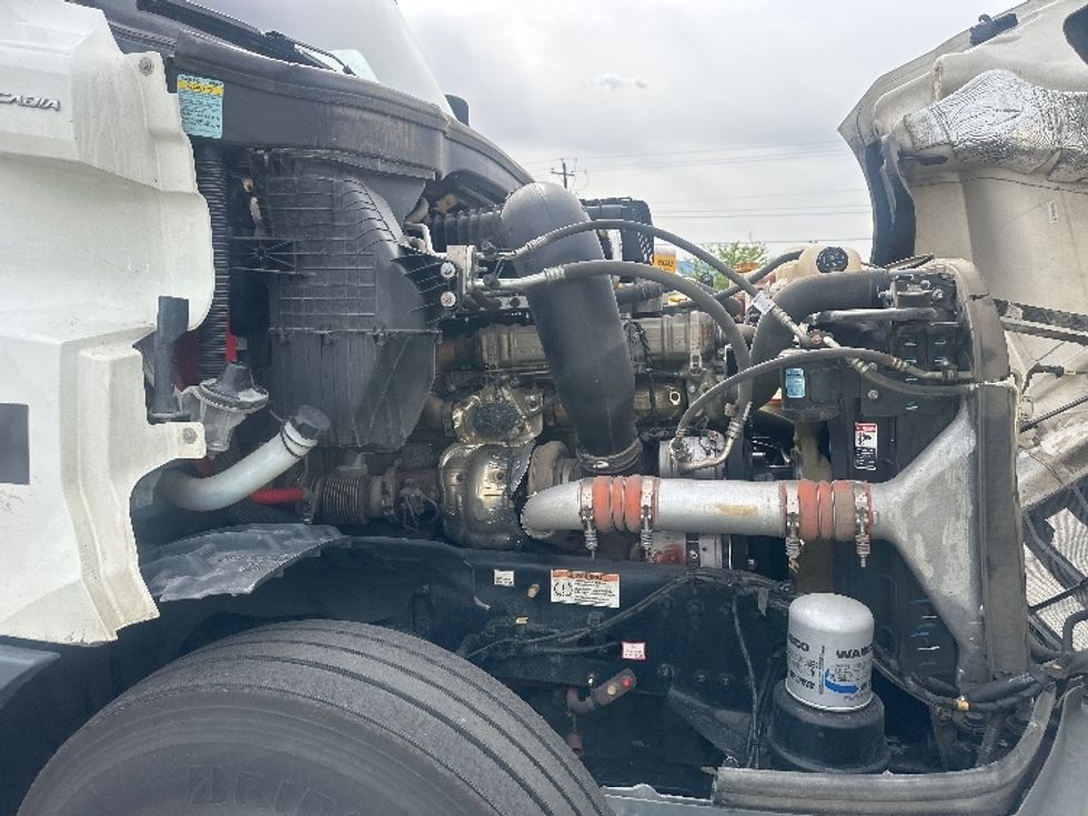 Sleeper Tractor-Heavy Duty Tractors-Freightliner-2023-T12664ST-Sparks-NV-583,722\n\t\tmiles-$ 71,500 - Image 20