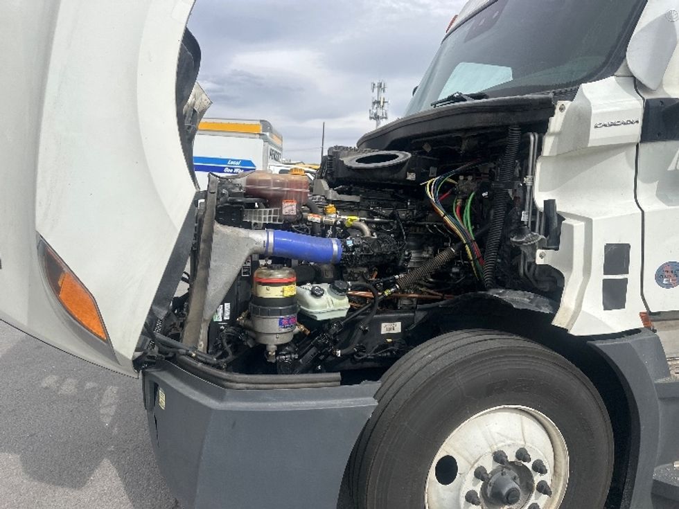 Sleeper Tractor-Heavy Duty Tractors-Freightliner-2023-T12664ST-Sparks-NV-583,722\n\t\tmiles-$ 71,500 - Image 21
