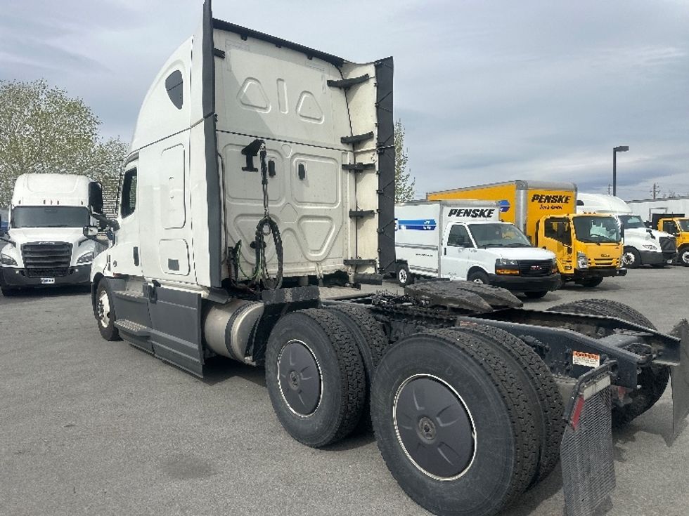 Sleeper Tractor-Heavy Duty Tractors-Freightliner-2023-T12664ST-Sparks-NV-583,722\n\t\tmiles-$ 71,500 - Image 5