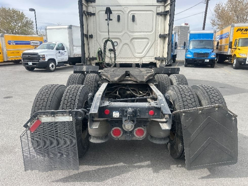 Sleeper Tractor-Heavy Duty Tractors-Freightliner-2023-T12664ST-Sparks-NV-583,722\n\t\tmiles-$ 71,500 - Image 6