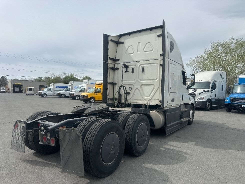 Sleeper Tractor-Heavy Duty Tractors-Freightliner-2023-T12664ST-Sparks-NV-583,722\n\t\tmiles-$ 71,500 - Image 7
