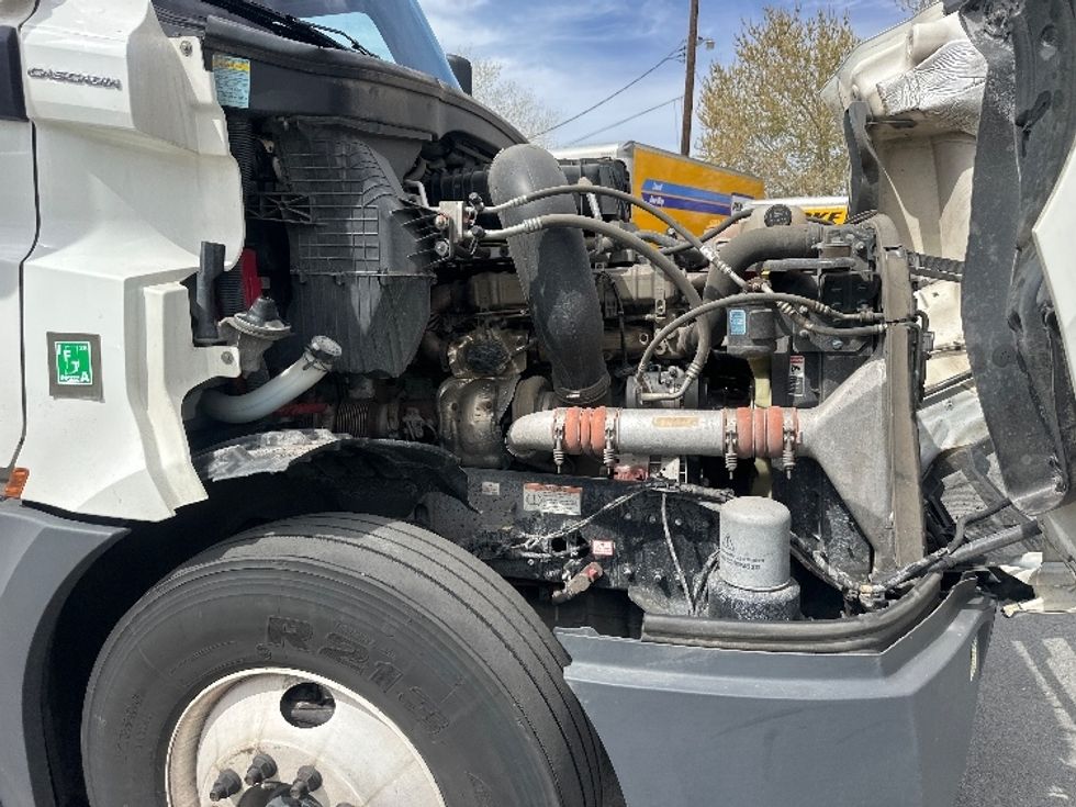 Sleeper Tractor-Heavy Duty Tractors-Freightliner-2023-T12664ST-Sparks-NV-639,562\n\t\tmiles-$ 65,500 - Image 20