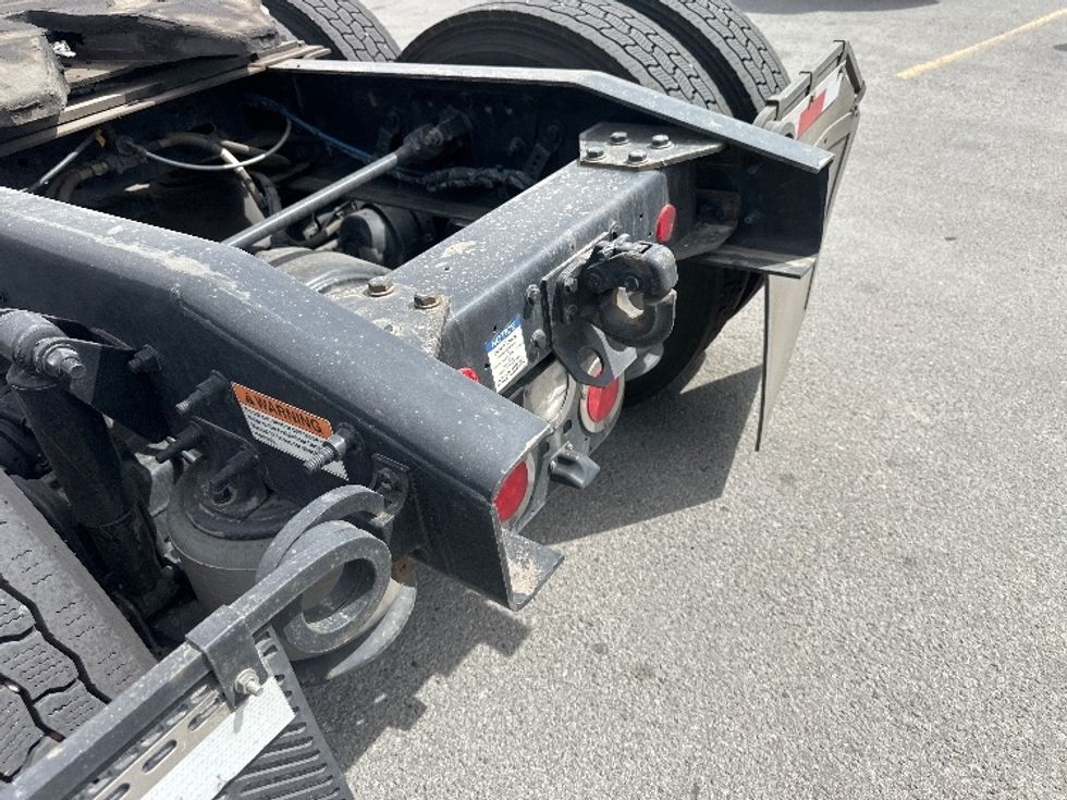 Sleeper Tractor-Heavy Duty Tractors-Freightliner-2023-T12664ST-Sparks-NV-639,562\n\t\tmiles-$ 65,500 - Image 23