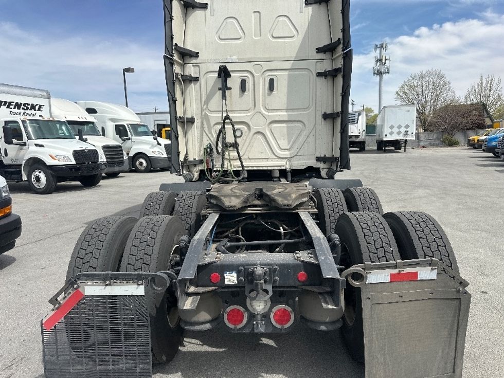 Sleeper Tractor-Heavy Duty Tractors-Freightliner-2023-T12664ST-Sparks-NV-639,562\n\t\tmiles-$ 65,500 - Image 6