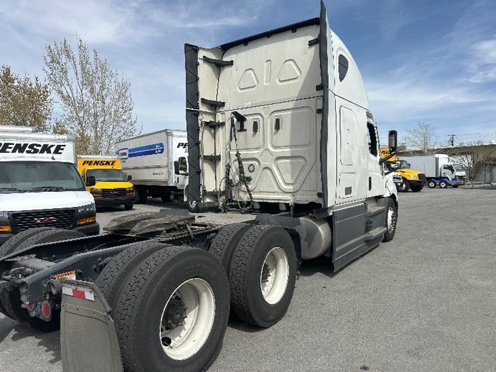 Sleeper Tractor-Heavy Duty Tractors-Freightliner-2023-T12664ST-Sparks-NV-639,562\n\t\tmiles-$ 65,500 - Image 7