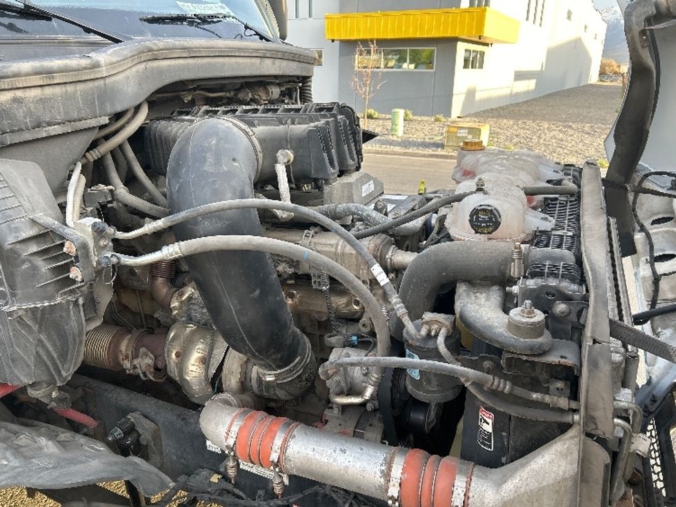 Sleeper Tractor-Heavy Duty Tractors-Freightliner-2023-T12664ST-Sparks-NV-729,997\n\t\tmiles-$ 55,500 - Image 20