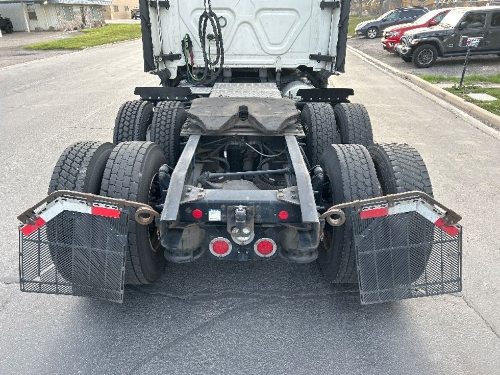 Sleeper Tractor-Heavy Duty Tractors-Freightliner-2023-T12664ST-Sparks-NV-729,997\n\t\tmiles-$ 55,500 - Image 6
