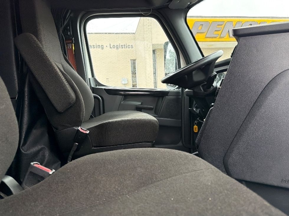 Sleeper Tractor-Heavy Duty Tractors-Freightliner-2023-T12664ST-Spartanburg-SC-251,632\n\t\tmiles-$ 97,000 - Image 15