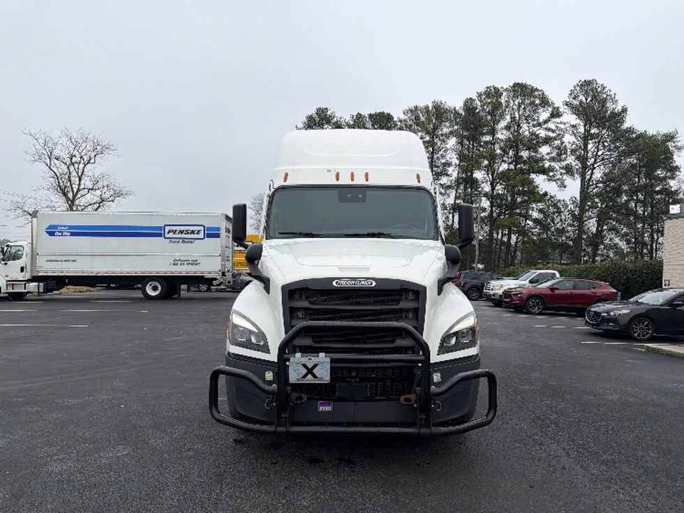 Sleeper Tractor-Heavy Duty Tractors-Freightliner-2023-T12664ST-Spartanburg-SC-251,632\n\t\tmiles-$ 97,000 - Image 2