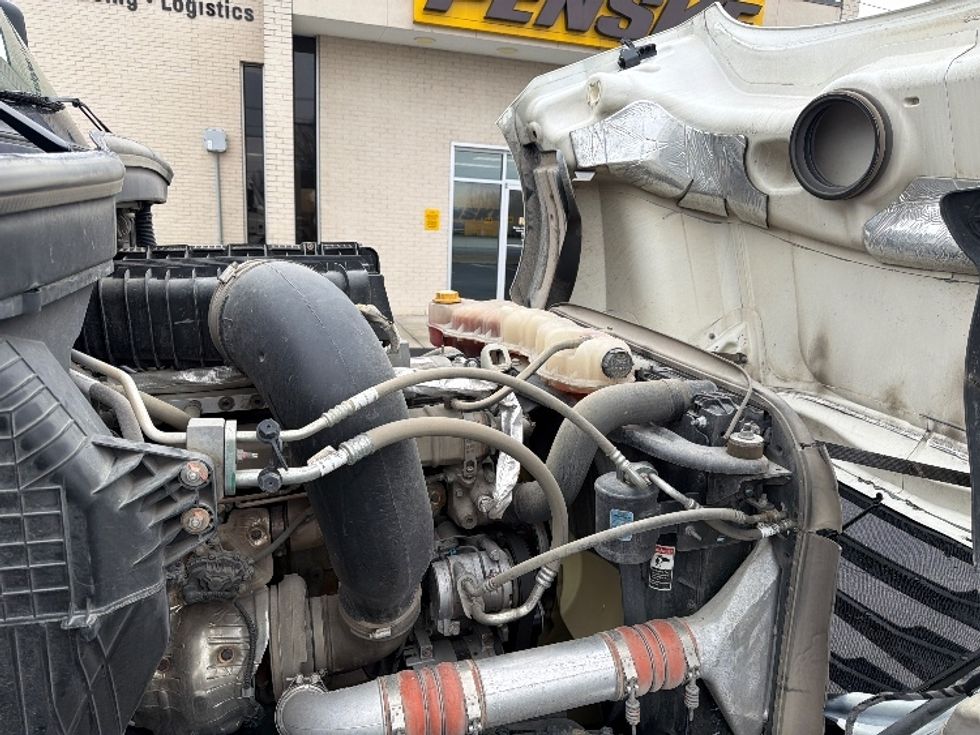 Sleeper Tractor-Heavy Duty Tractors-Freightliner-2023-T12664ST-Spartanburg-SC-251,632\n\t\tmiles-$ 97,000 - Image 20