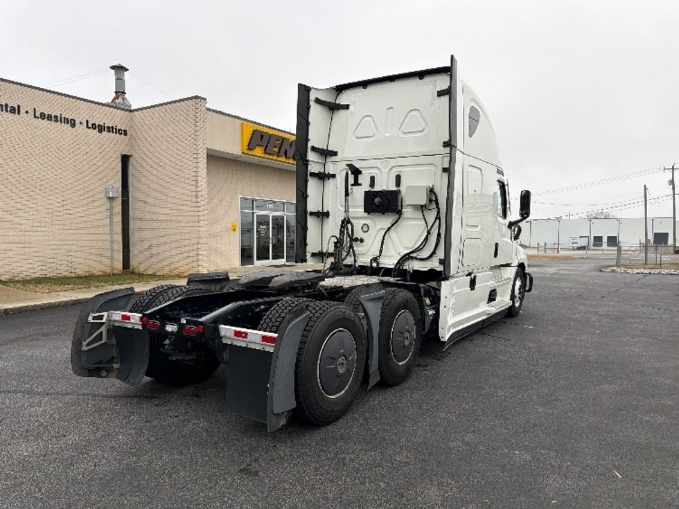 Sleeper Tractor-Heavy Duty Tractors-Freightliner-2023-T12664ST-Spartanburg-SC-251,632\n\t\tmiles-$ 97,000 - Image 7