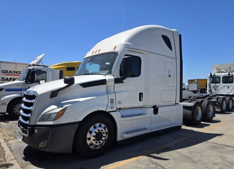 Sleeper Tractor-Heavy Duty Tractors-Freightliner-2023-T12664ST-Stockton-CA-510,573\n\t\tmiles-$ 20,000 - Image 3