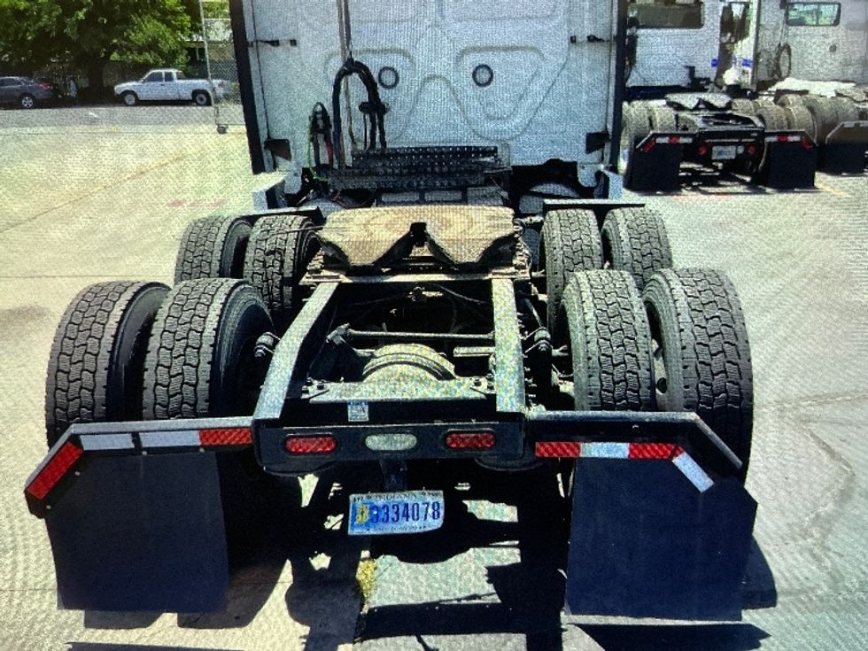 Sleeper Tractor-Heavy Duty Tractors-Freightliner-2023-T12664ST-Stockton-CA-510,573\n\t\tmiles-$ 20,000 - Image 6