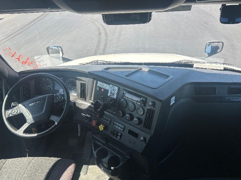 Sleeper Tractor-Heavy Duty Tractors-Freightliner-2023-T12664ST-Stockton-CA-519,150\n\t\tmiles-$ 77,000 - Image 12