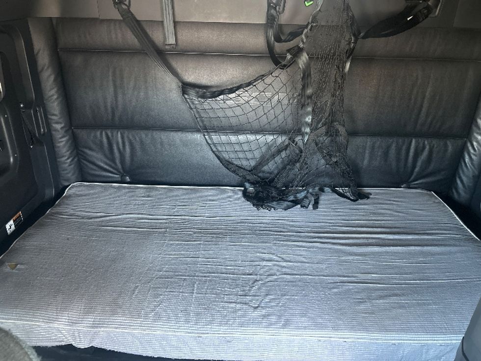 Sleeper Tractor-Heavy Duty Tractors-Freightliner-2023-T12664ST-Stockton-CA-519,150\n\t\tmiles-$ 77,000 - Image 16