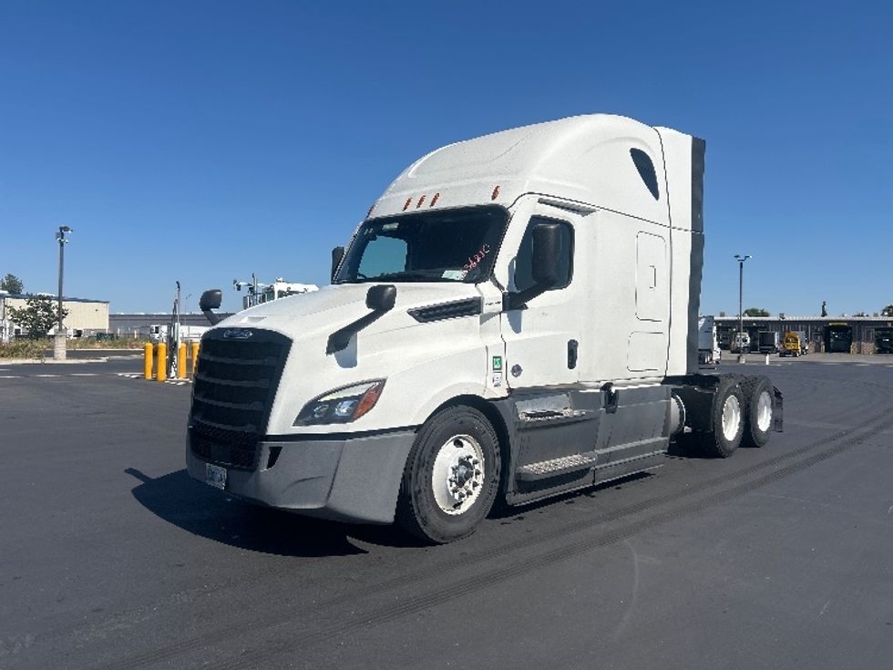 Sleeper Tractor-Heavy Duty Tractors-Freightliner-2023-T12664ST-Stockton-CA-519,150\n\t\tmiles-$ 77,000 - Image 3