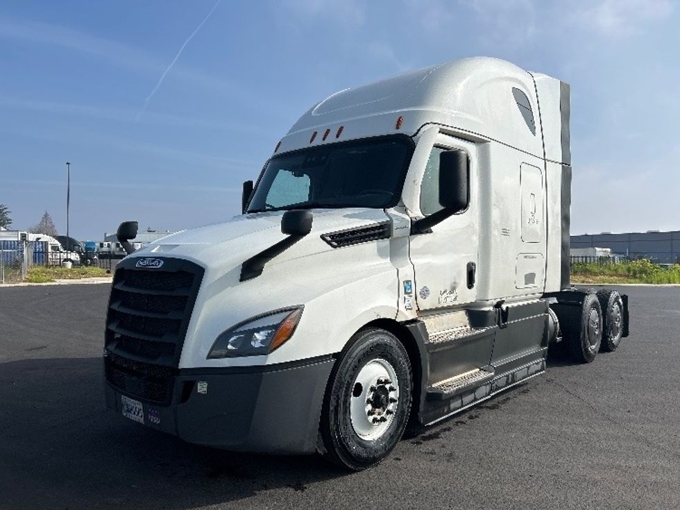 Sleeper Tractor-Heavy Duty Tractors-Freightliner-2023-T12664ST-Stockton-CA-619,576\n\t\tmiles-$ 67,500 - Image 3