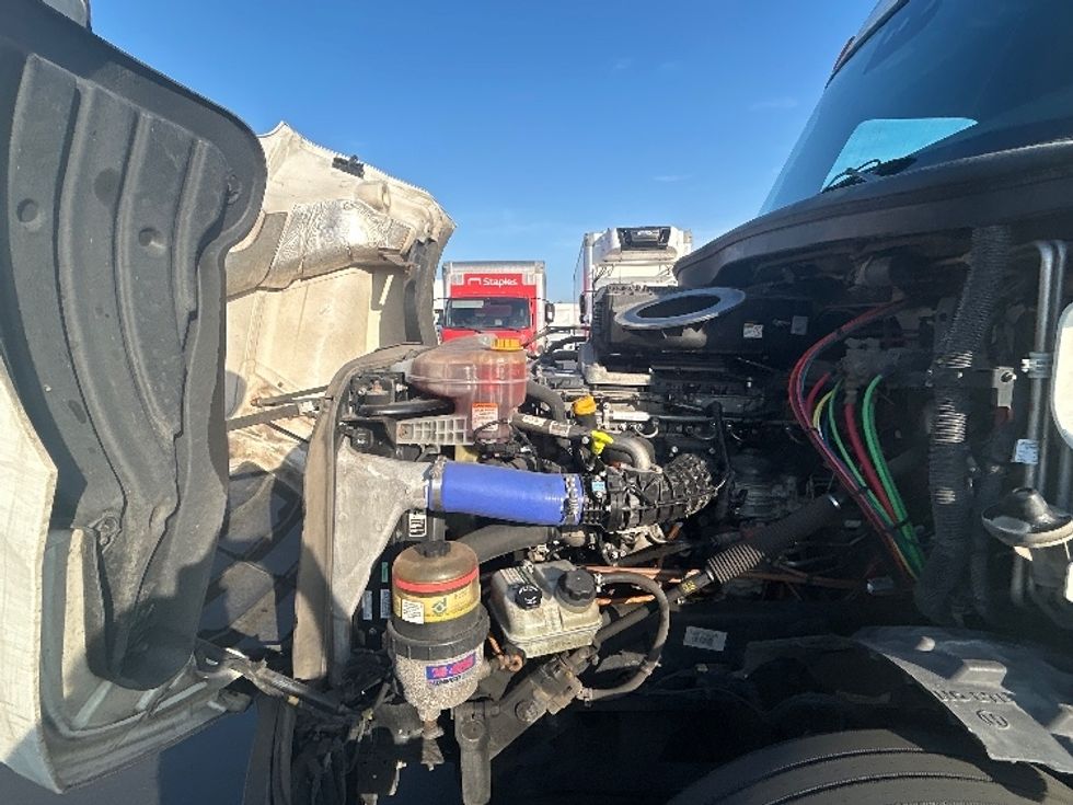 Sleeper Tractor-Heavy Duty Tractors-Freightliner-2023-T12664ST-Stockton-CA-672,260\n\t\tmiles-$ 61,750 - Image 21