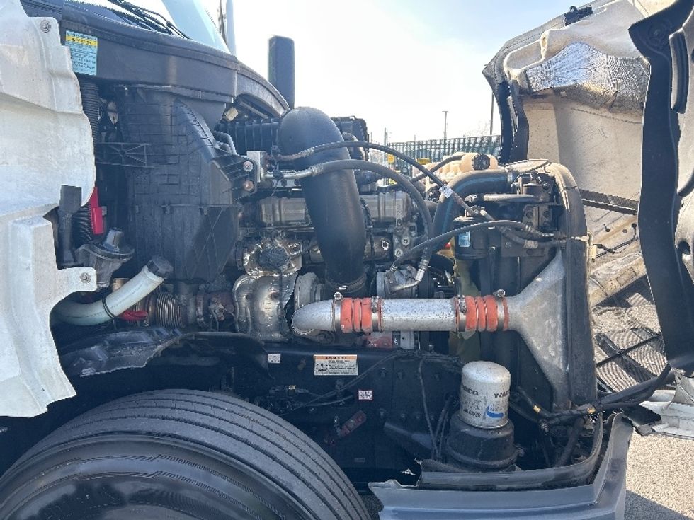 Sleeper Tractor-Heavy Duty Tractors-Freightliner-2023-T12664ST-Stockton-CA-715,680\n\t\tmiles-$ 57,250 - Image 20